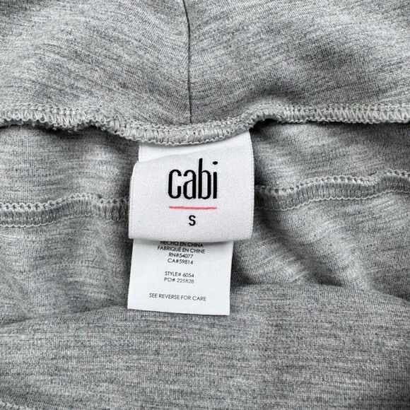 Cabi Runaway Crop Legging Light Gray - Picture 5 of 14